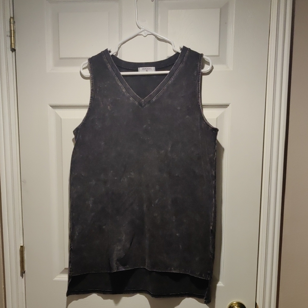 Women's Gray Sleeveless Top
